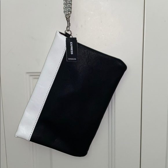 NWT Express envelope wristlet - Picture 5 of 8
